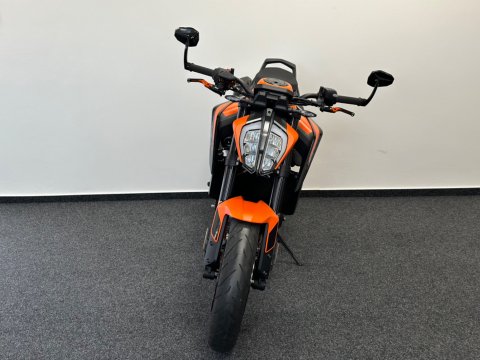 KTM 890 Duke