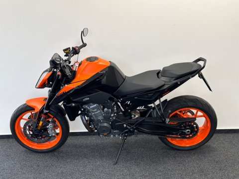 KTM 890 Duke