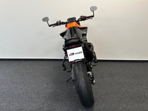 KTM 890 Duke