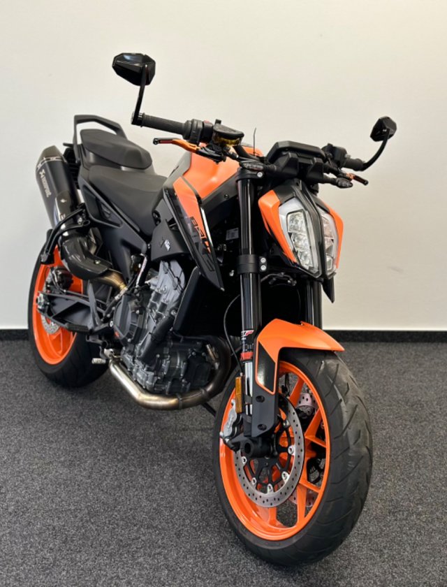 KTM 890 Duke